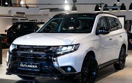 Mitsubishi Outlander III рестайлинг 3, 2022 год, 4 450 000 рублей, 2 фотография