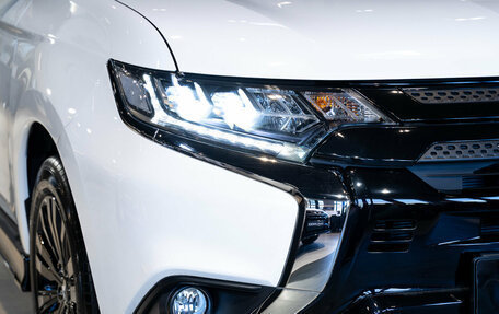 Mitsubishi Outlander III рестайлинг 3, 2022 год, 4 450 000 рублей, 12 фотография