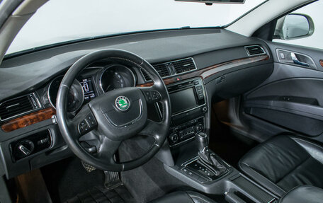 Skoda Superb III рестайлинг, 2013 год, 1 320 200 рублей, 13 фотография