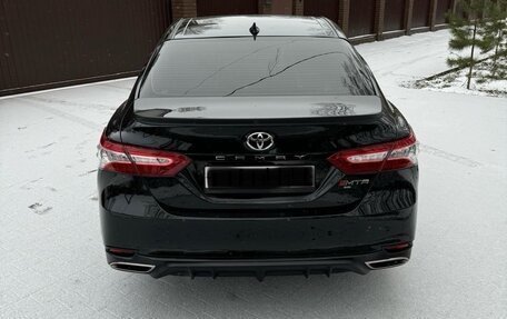 Toyota Camry, 2018 год, 2 650 000 рублей, 3 фотография