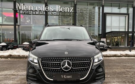 Mercedes-Benz V-Класс, 2024 год, 16 100 000 рублей, 2 фотография