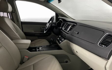 KIA Carnival III, 2015 год, 2 220 000 рублей, 10 фотография