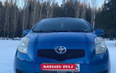 Toyota Yaris III рестайлинг, 2007 год, 675 000 рублей, 3 фотография