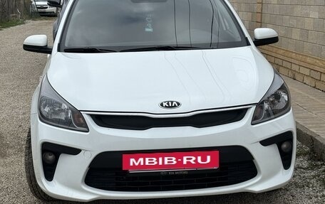 KIA Rio IV, 2017 год, 1 560 000 рублей, 2 фотография