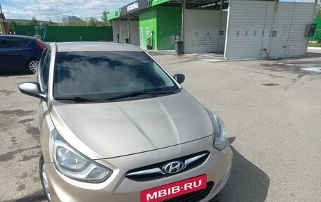 Hyundai Solaris II рестайлинг, 2012 год, 1 100 000 рублей, 5 фотография