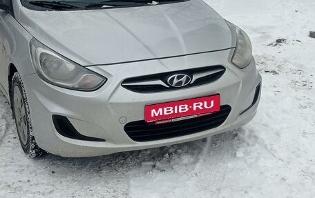 Hyundai Solaris II рестайлинг, 2011 год, 770 000 рублей, 1 фотография