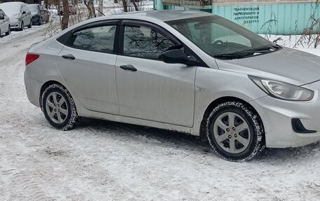 Hyundai Solaris II рестайлинг, 2011 год, 770 000 рублей, 3 фотография