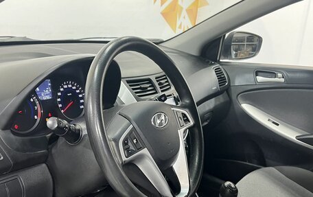 Hyundai Solaris II рестайлинг, 2011 год, 860 000 рублей, 22 фотография