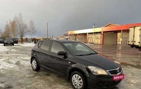 KIA cee'd I рестайлинг, 2010 год, 650 000 рублей, 2 фотография