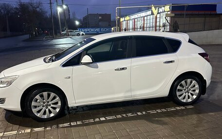 Opel Astra J, 2011 год, 875 000 рублей, 2 фотография