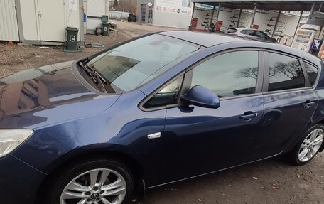 Opel Astra J, 2011 год, 680 000 рублей, 12 фотография