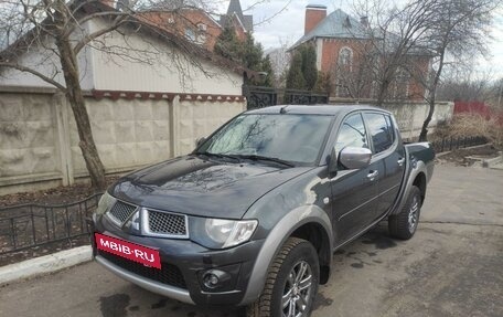 Mitsubishi L200 IV рестайлинг, 2013 год, 1 400 000 рублей, 2 фотография