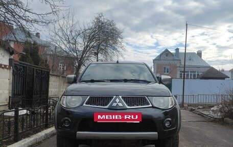 Mitsubishi L200 IV рестайлинг, 2013 год, 1 400 000 рублей, 4 фотография