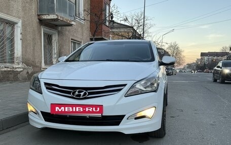 Hyundai Solaris II рестайлинг, 2015 год, 1 100 000 рублей, 4 фотография