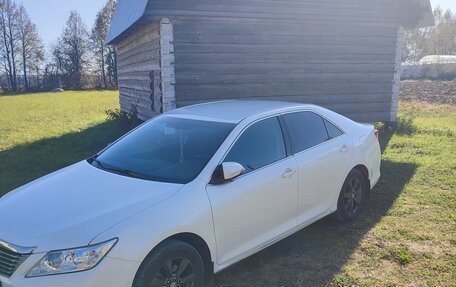 Toyota Camry, 2014 год, 2 100 000 рублей, 4 фотография