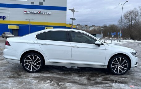 Volkswagen Passat B8 рестайлинг, 2018 год, 2 600 000 рублей, 2 фотография