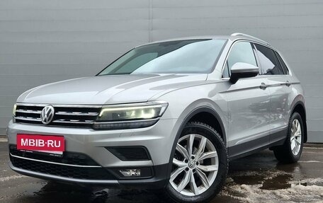 Volkswagen Tiguan II, 2018 год, 3 090 000 рублей, 1 фотография