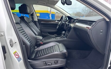 Volkswagen Passat B8 рестайлинг, 2018 год, 2 600 000 рублей, 13 фотография