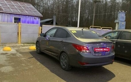 Hyundai Solaris II рестайлинг, 2016 год, 800 000 рублей, 3 фотография