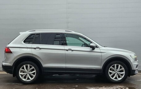 Volkswagen Tiguan II, 2018 год, 3 090 000 рублей, 4 фотография