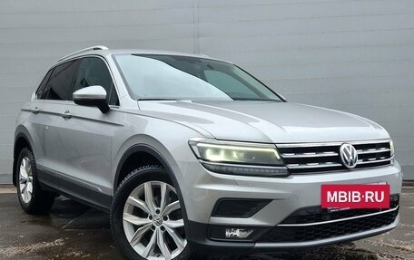 Volkswagen Tiguan II, 2018 год, 3 090 000 рублей, 3 фотография