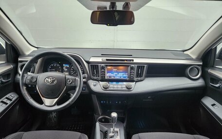 Toyota RAV4, 2018 год, 2 828 000 рублей, 12 фотография