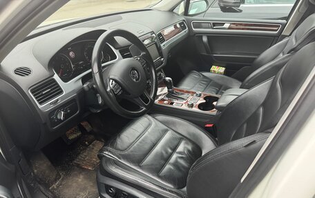 Volkswagen Touareg III, 2011 год, 2 600 000 рублей, 4 фотография