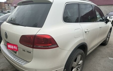 Volkswagen Touareg III, 2011 год, 2 600 000 рублей, 2 фотография