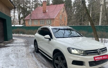 Volkswagen Touareg III, 2011 год, 2 400 000 рублей, 2 фотография