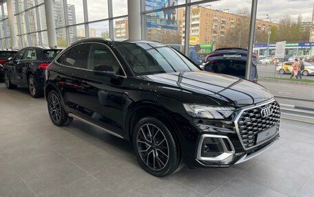 Audi Q5, 2023 год, 10 600 000 рублей, 3 фотография