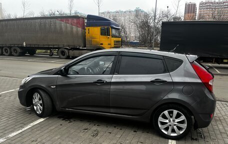 Hyundai Solaris II рестайлинг, 2011 год, 820 000 рублей, 13 фотография