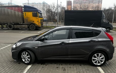 Hyundai Solaris II рестайлинг, 2011 год, 820 000 рублей, 14 фотография