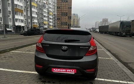 Hyundai Solaris II рестайлинг, 2011 год, 820 000 рублей, 16 фотография