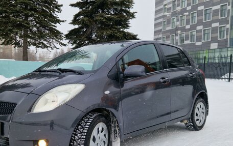 Toyota Yaris III рестайлинг, 2008 год, 755 000 рублей, 1 фотография