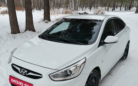 Hyundai Solaris II рестайлинг, 2013 год, 930 000 рублей, 1 фотография