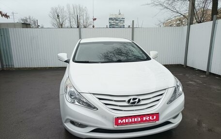 Hyundai Sonata VI, 2012 год, 1 150 000 рублей, 1 фотография