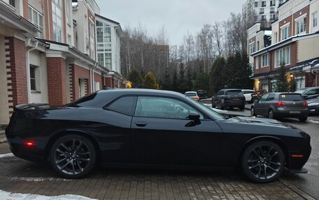 Dodge Challenger III рестайлинг 2, 2018 год, 2 750 000 рублей, 2 фотография