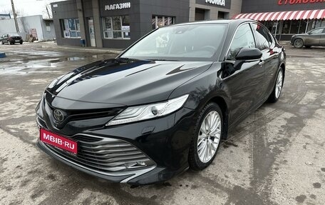 Toyota Camry, 2019 год, 3 100 000 рублей, 1 фотография