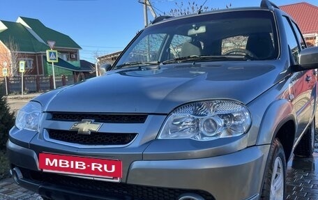 Chevrolet Niva I рестайлинг, 2016 год, 760 000 рублей, 4 фотография