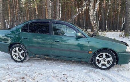 Toyota Avensis III рестайлинг, 1999 год, 450 000 рублей, 1 фотография