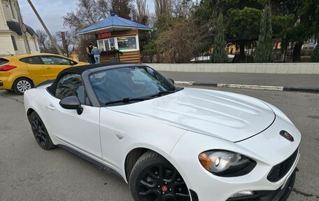 Fiat 124 Spider I, 2017 год, 3 000 000 рублей, 2 фотография