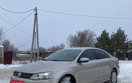 Volkswagen Jetta VI, 2013 год, 1 400 000 рублей, 2 фотография