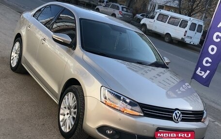 Volkswagen Jetta VI, 2013 год, 1 400 000 рублей, 17 фотография