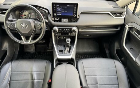 Toyota RAV4, 2019 год, 3 549 000 рублей, 15 фотография