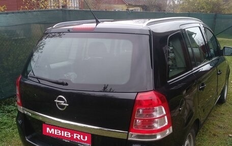 Opel Zafira B, 2013 год, 990 000 рублей, 4 фотография