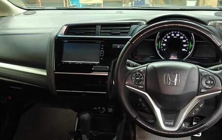 Honda Fit III, 2018 год, 1 350 000 рублей, 15 фотография