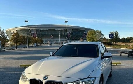 BMW 3 серия, 2018 год, 2 410 000 рублей, 2 фотография