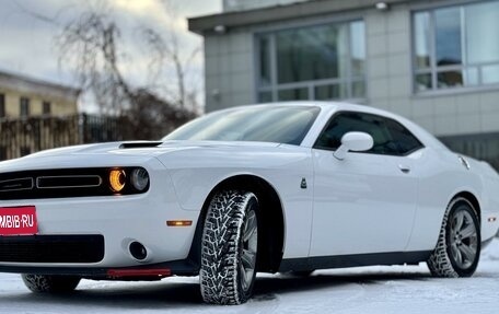 Dodge Challenger III рестайлинг 2, 2019 год, 3 650 000 рублей, 1 фотография