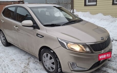 KIA Rio III рестайлинг, 2013 год, 900 000 рублей, 2 фотография