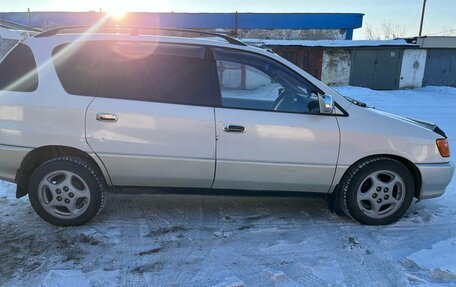 Toyota Ipsum II, 1998 год, 760 000 рублей, 1 фотография